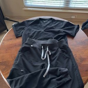 Figs scrubs size medium